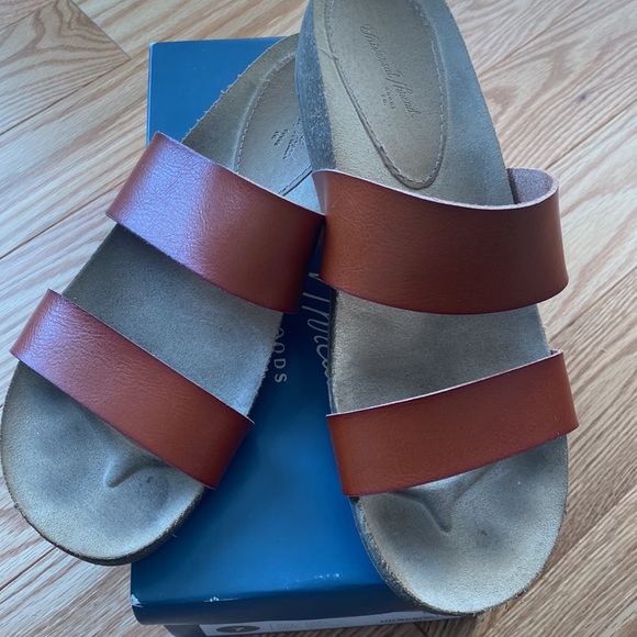 Casual sandals - Picture 9 of 11